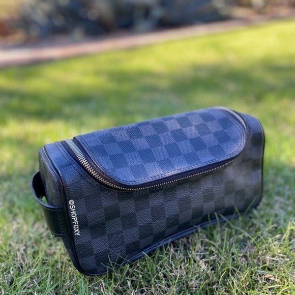 SOLD Louis Vuitton Damier Graphite Toiletry Zipper Pouch - Picture 2 of 15